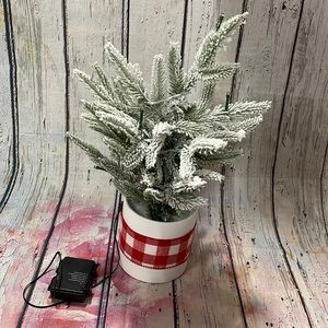 Bethlehem Lights Flocked Tabletop Tree
